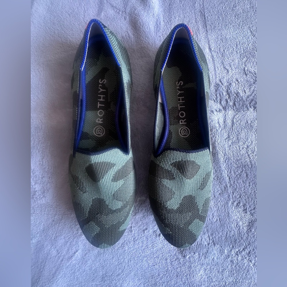 Rothys Camo Loafers Womens 9.5
Green Flats Round Toe Slip On. - Picture 4 of 12